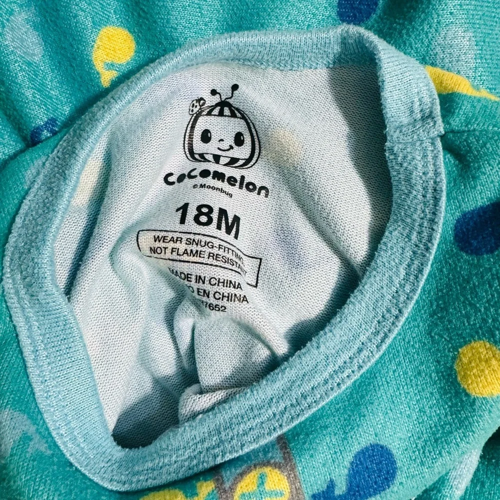 Kids Whale Print Pajamas Cocomelon pajama set for 12-18 months old snug fit GUC